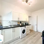 Апартаменты West End Avenue Lt By Furnished - Contractor - Business - Relocating Families Харрогейт