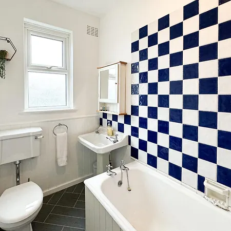 Apartment Contractor - Business - Relocating Families