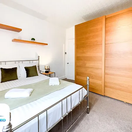 West End Avenue Lt By Furnished - Contractor - Business - Relocating Families Daire Harrogate