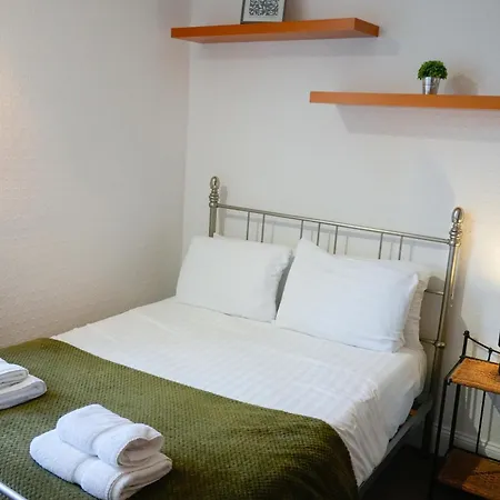 West End Avenue Lt By Furnished - Contractor - Business - Relocating Families Lägenhet Harrogate